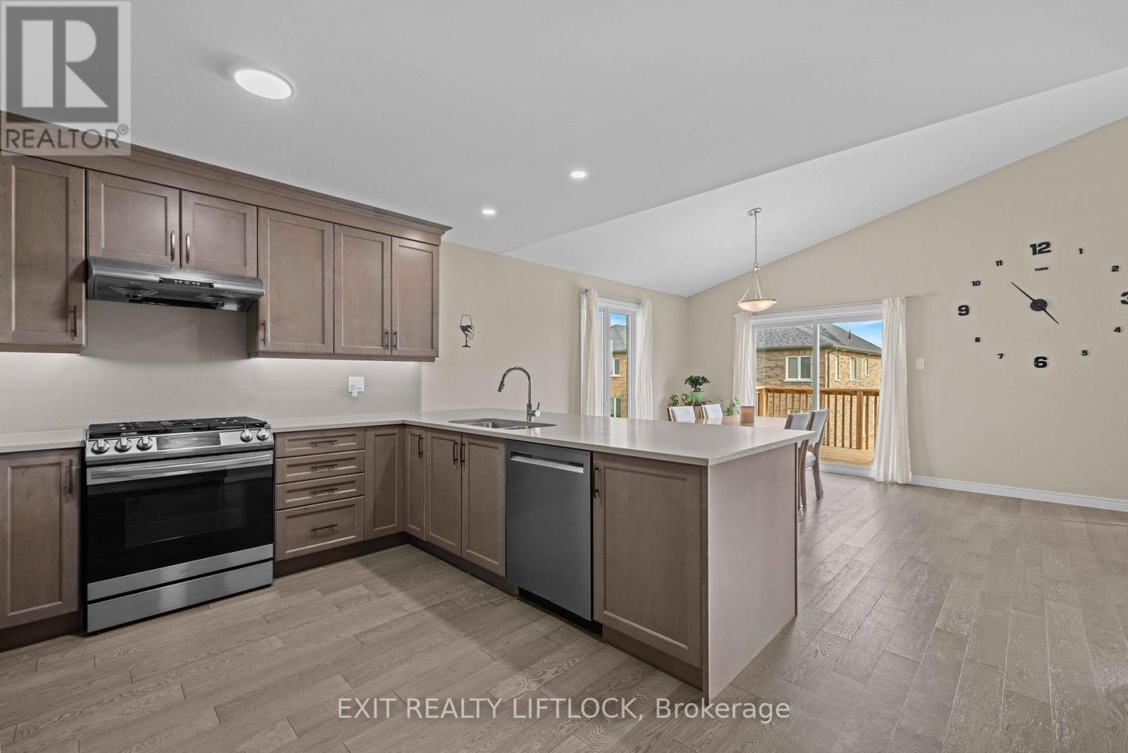 100 York Drive, Peterborough North, Ontario  K9K 0H7 - Photo 7 - X12183991