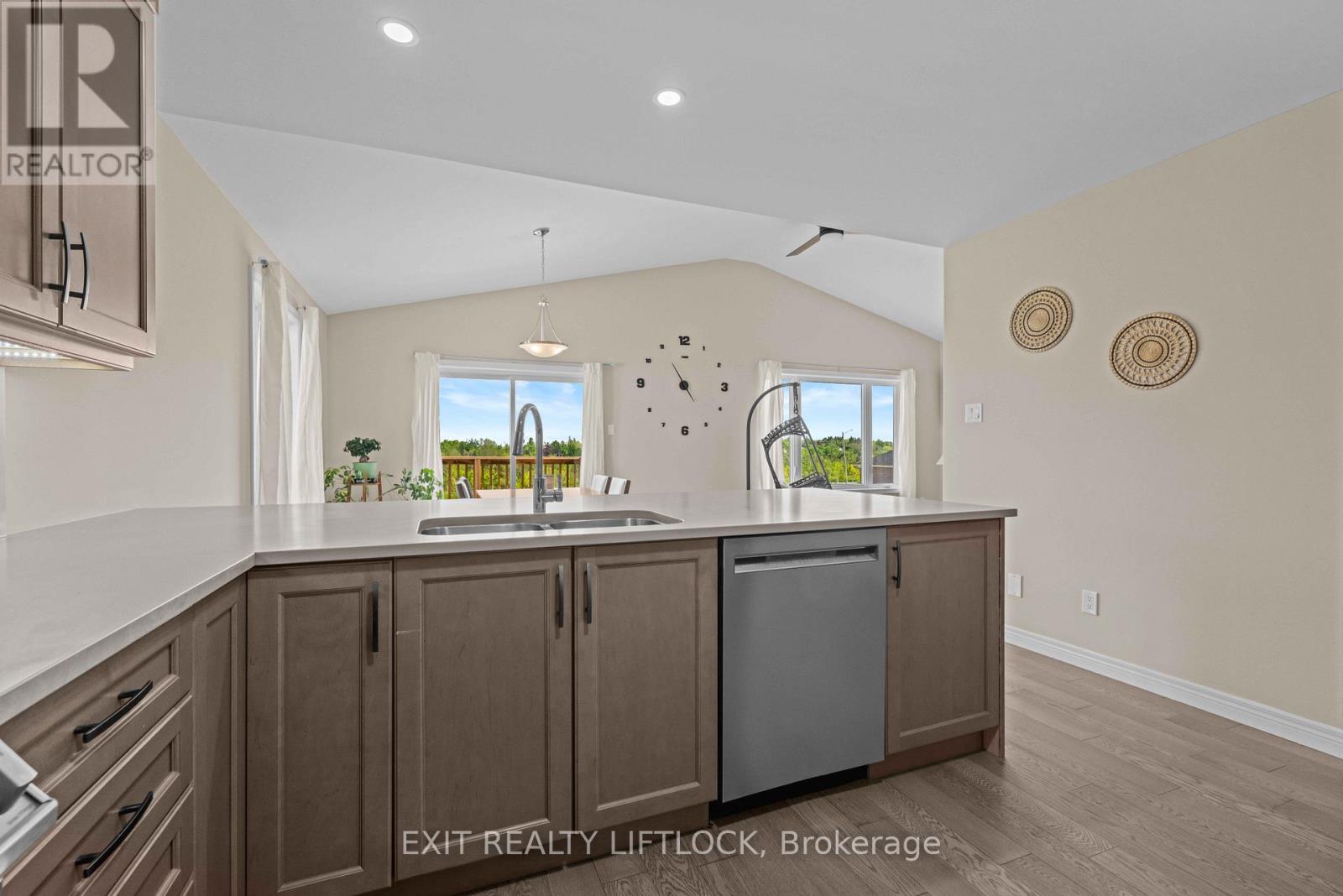 100 York Drive, Peterborough North, Ontario  K9K 0H7 - Photo 9 - X12183991