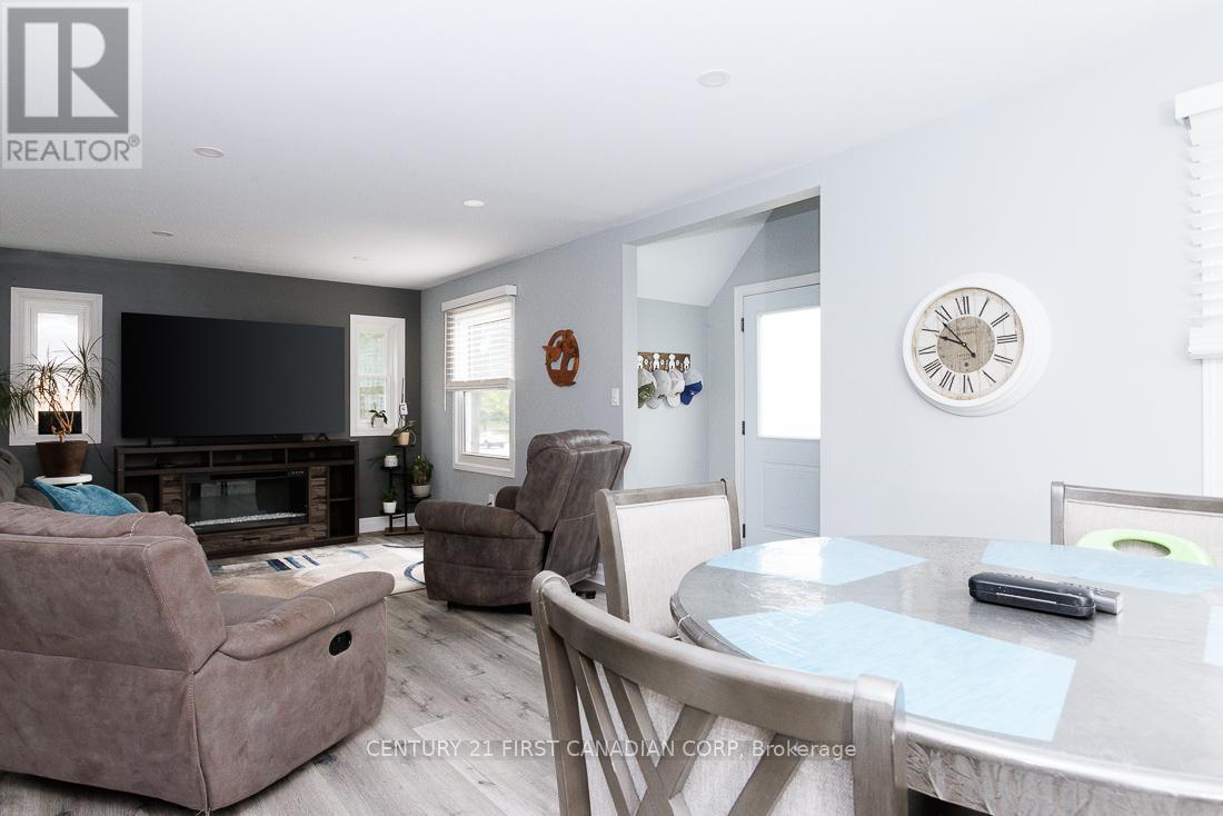 1051 Hamilton Road, London East, Ontario  N5W 1A7 - Photo 7 - X12183978