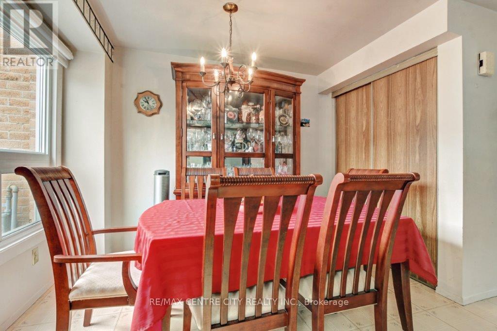 14 - 210 Carlyle Drive, London East (East I), Ontario  N5V 3M9 - Photo 8 - X12183981