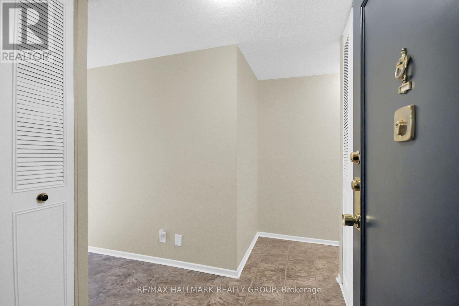 501 - 1285 Cahill Drive, Ottawa, Ontario  K1V 9A7 - Photo 5 - X12183936