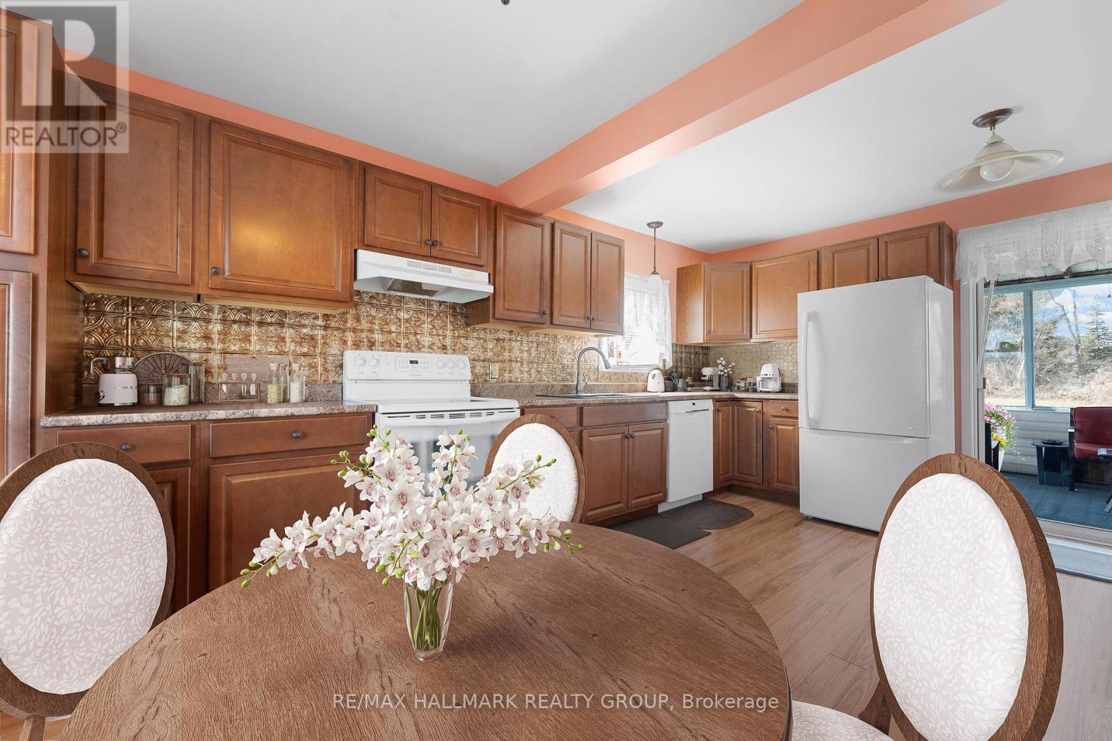5 Nelson Street, North Stormont, Ontario  K0C 1K0 - Photo 5 - X12183940
