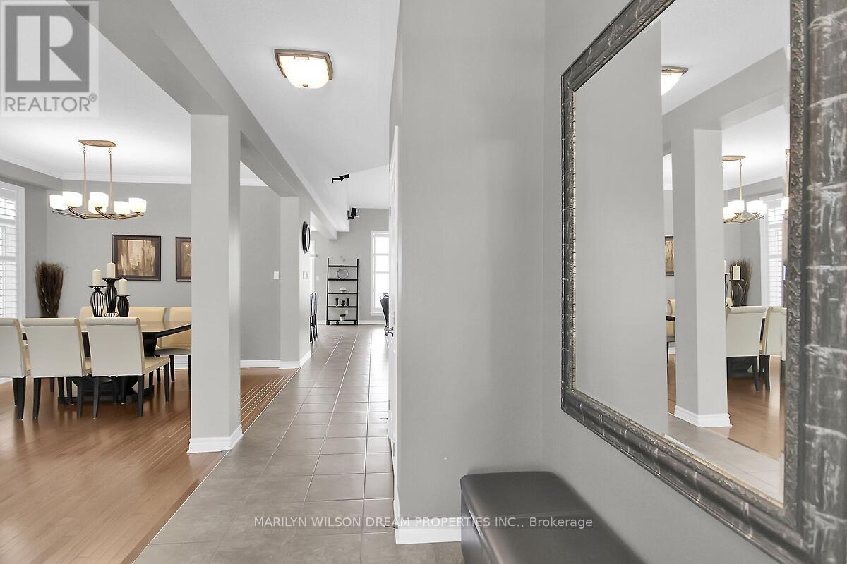 652 Netley Circle, Ottawa, Ontario  K1T 0A4 - Photo 4 - X12184052