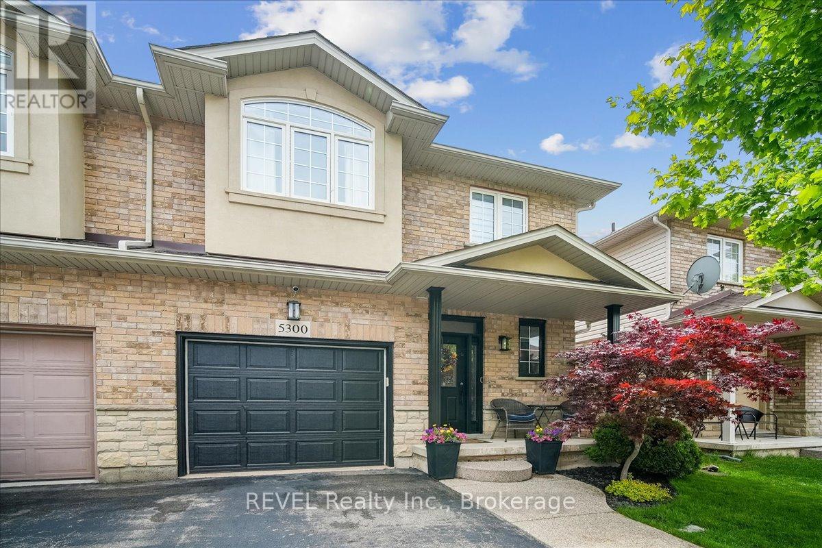 5300 Picketts Way, Burlington, Ontario  L7L 7J6 - Photo 1 - W12183973