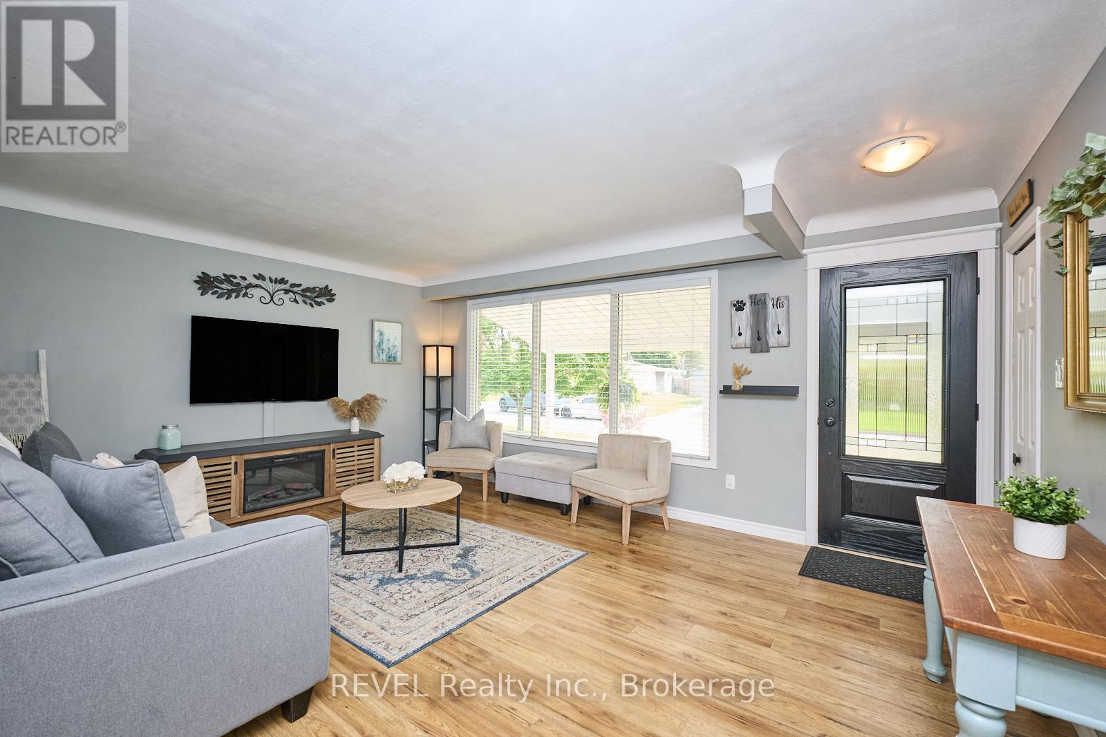 12 Ridley Heights Drive, St. Catharines, Ontario  L2S 2J2 - Photo 11 - X12183989