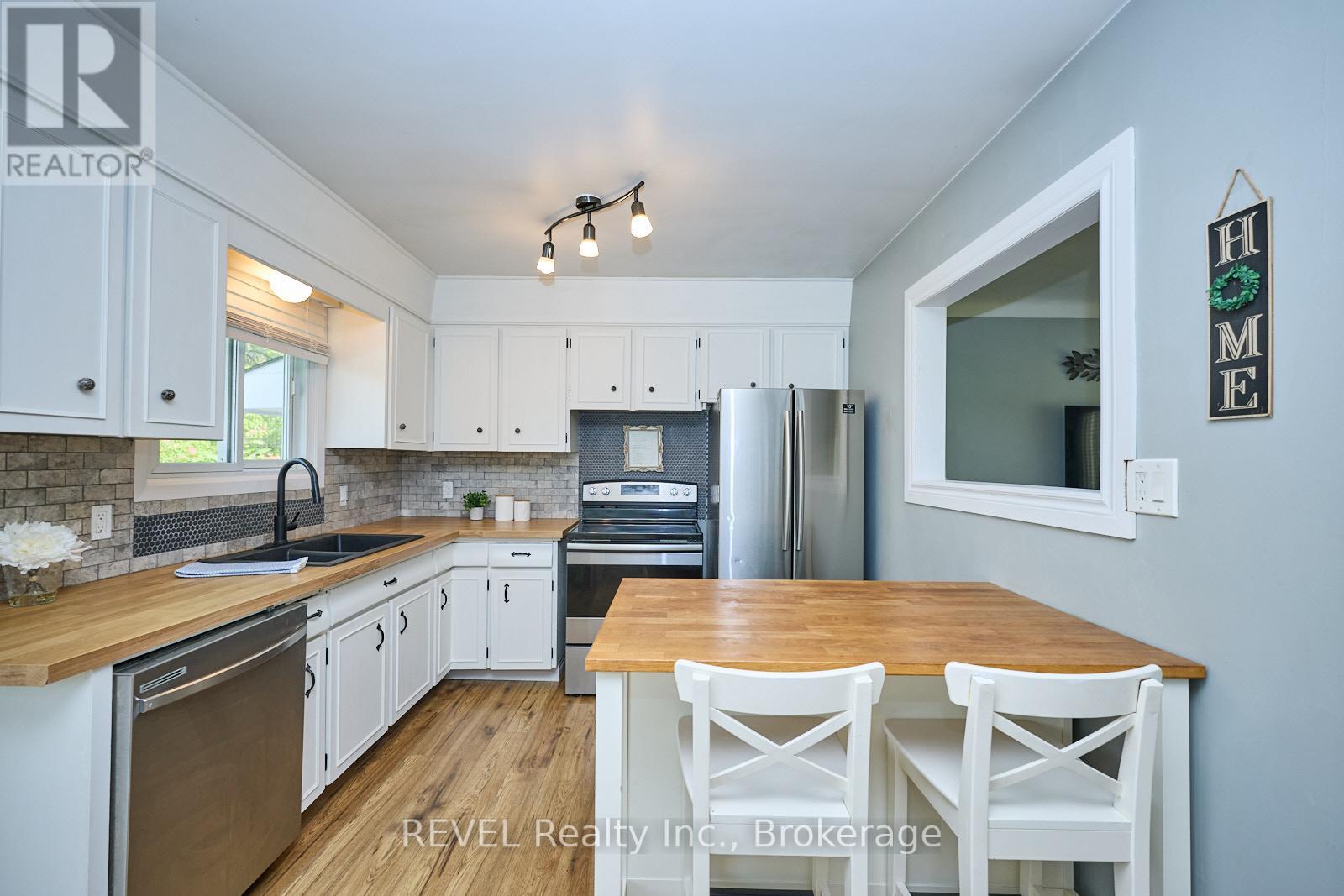12 Ridley Heights Drive, St. Catharines, Ontario  L2S 2J2 - Photo 14 - X12183989