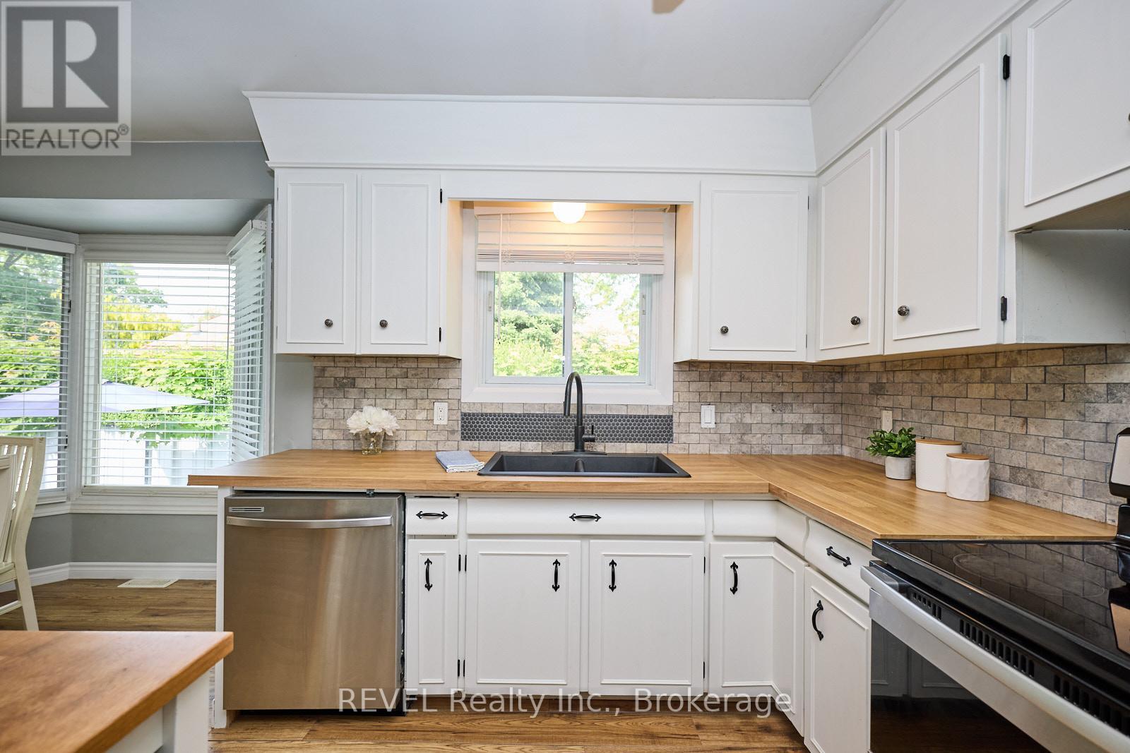 12 Ridley Heights Drive, St. Catharines, Ontario  L2S 2J2 - Photo 15 - X12183989