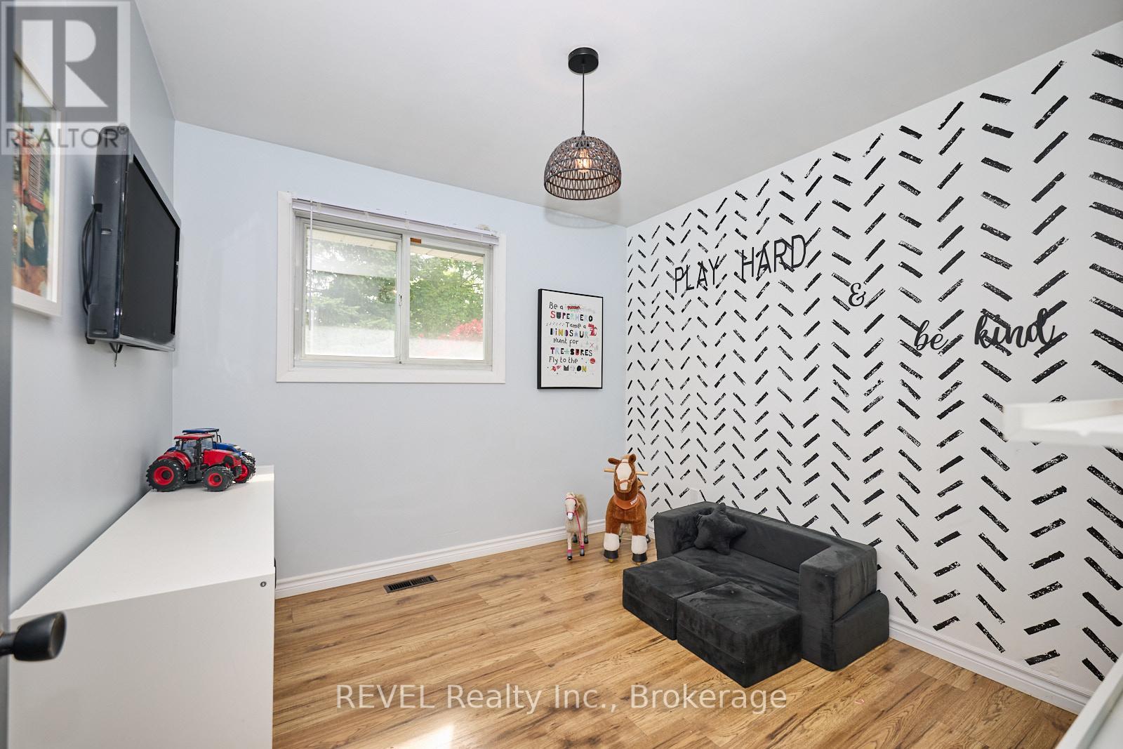 12 Ridley Heights Drive, St. Catharines, Ontario  L2S 2J2 - Photo 19 - X12183989