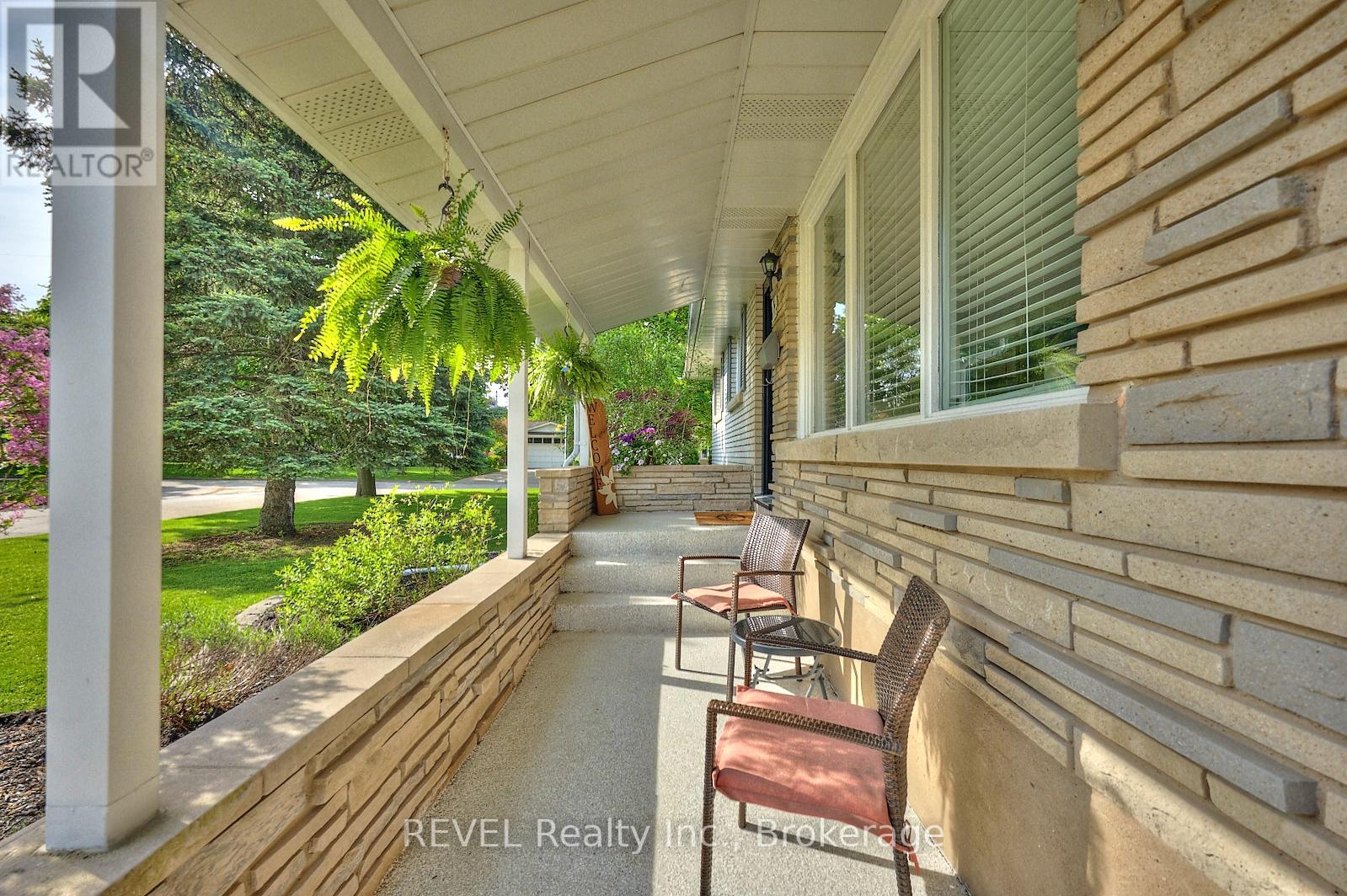 12 Ridley Heights Drive, St. Catharines, Ontario  L2S 2J2 - Photo 7 - X12183989