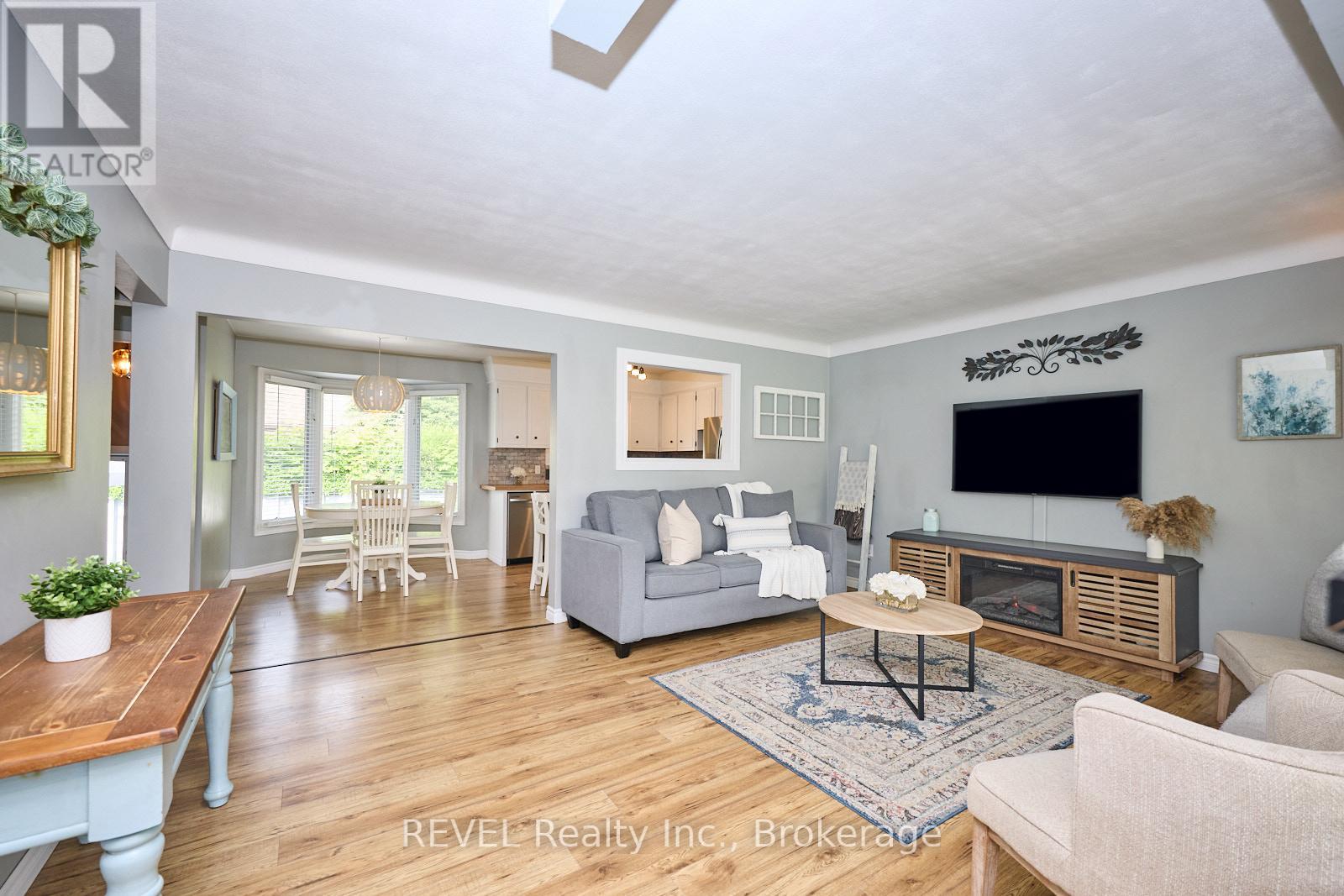 12 Ridley Heights Drive, St. Catharines (Ridley), Ontario  L2S 2J2 - Photo 9 - X12183989