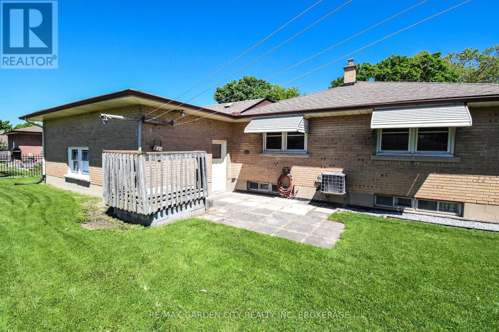 115 Larraine Street, Welland (Broadway), Ontario  L3C 5K3 - Photo 4 - X12184051