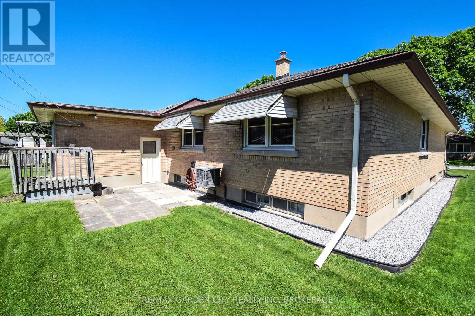 115 Larraine Street, Welland (Broadway), Ontario  L3C 5K3 - Photo 6 - X12184051