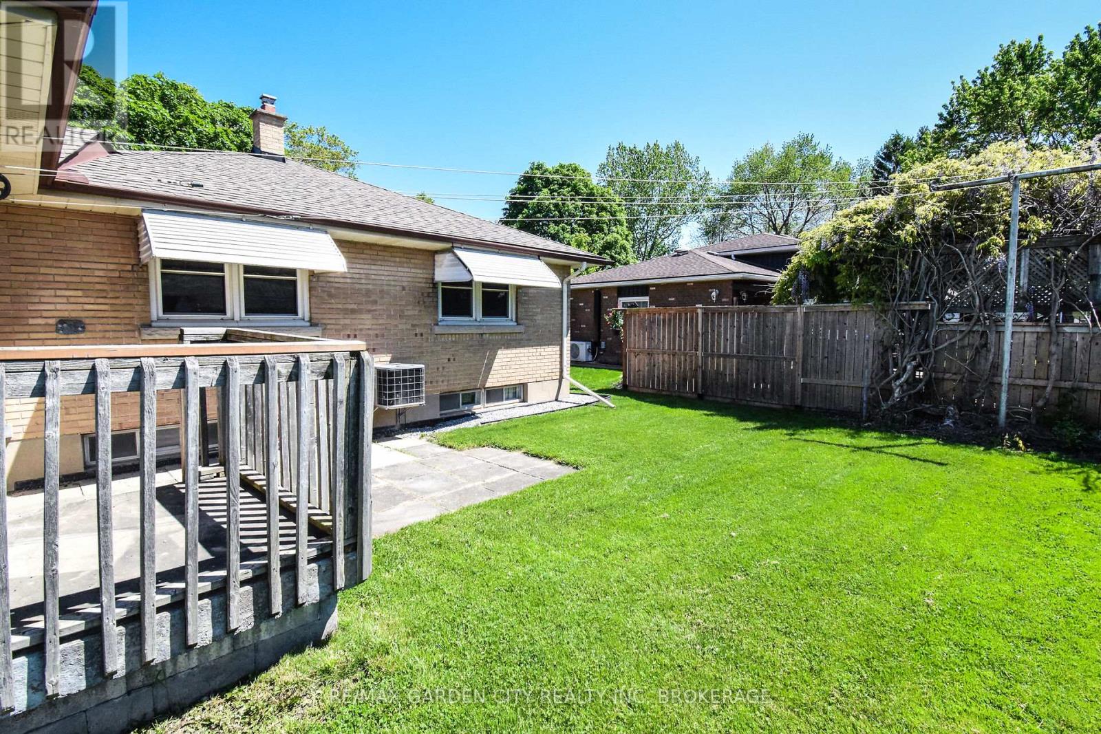 115 Larraine Street, Welland (Broadway), Ontario  L3C 5K3 - Photo 8 - X12184051