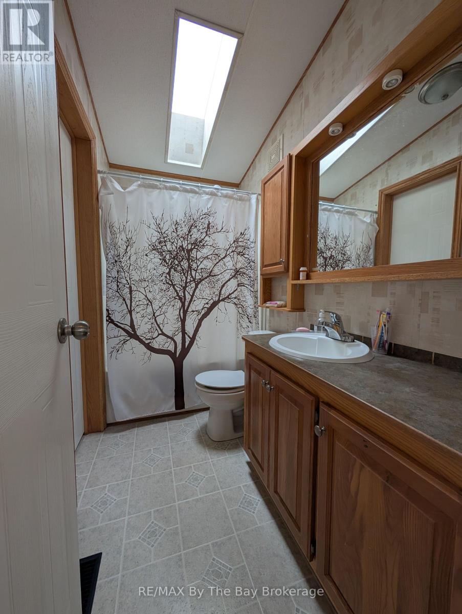 5 Chippewa Trail, Wasaga Beach, Ontario  L9Z 1X7 - Photo 8 - S12184017