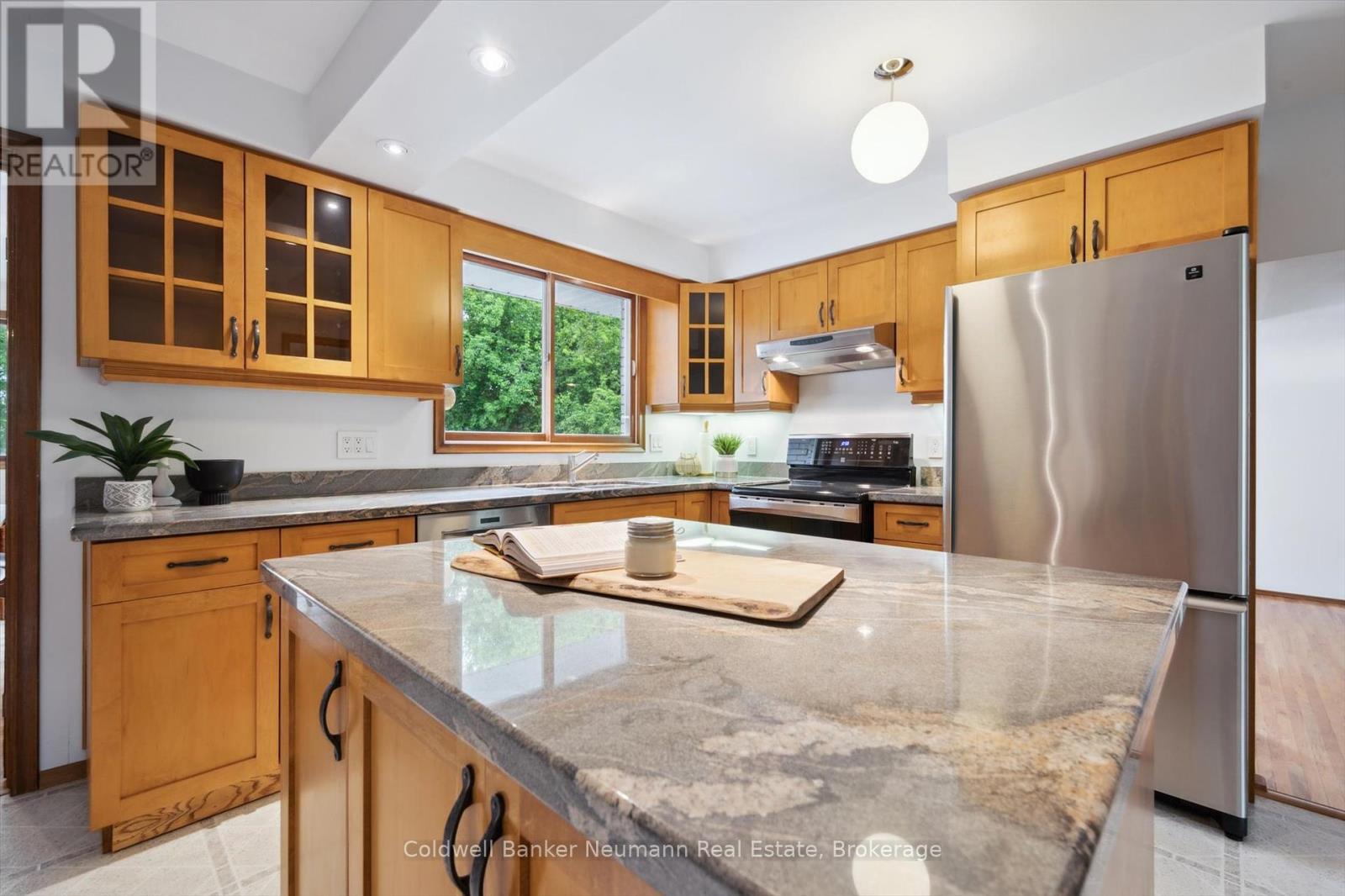 40 Keats Crescent, Guelph, Ontario  N1G 3B2 - Photo 10 - X12183910