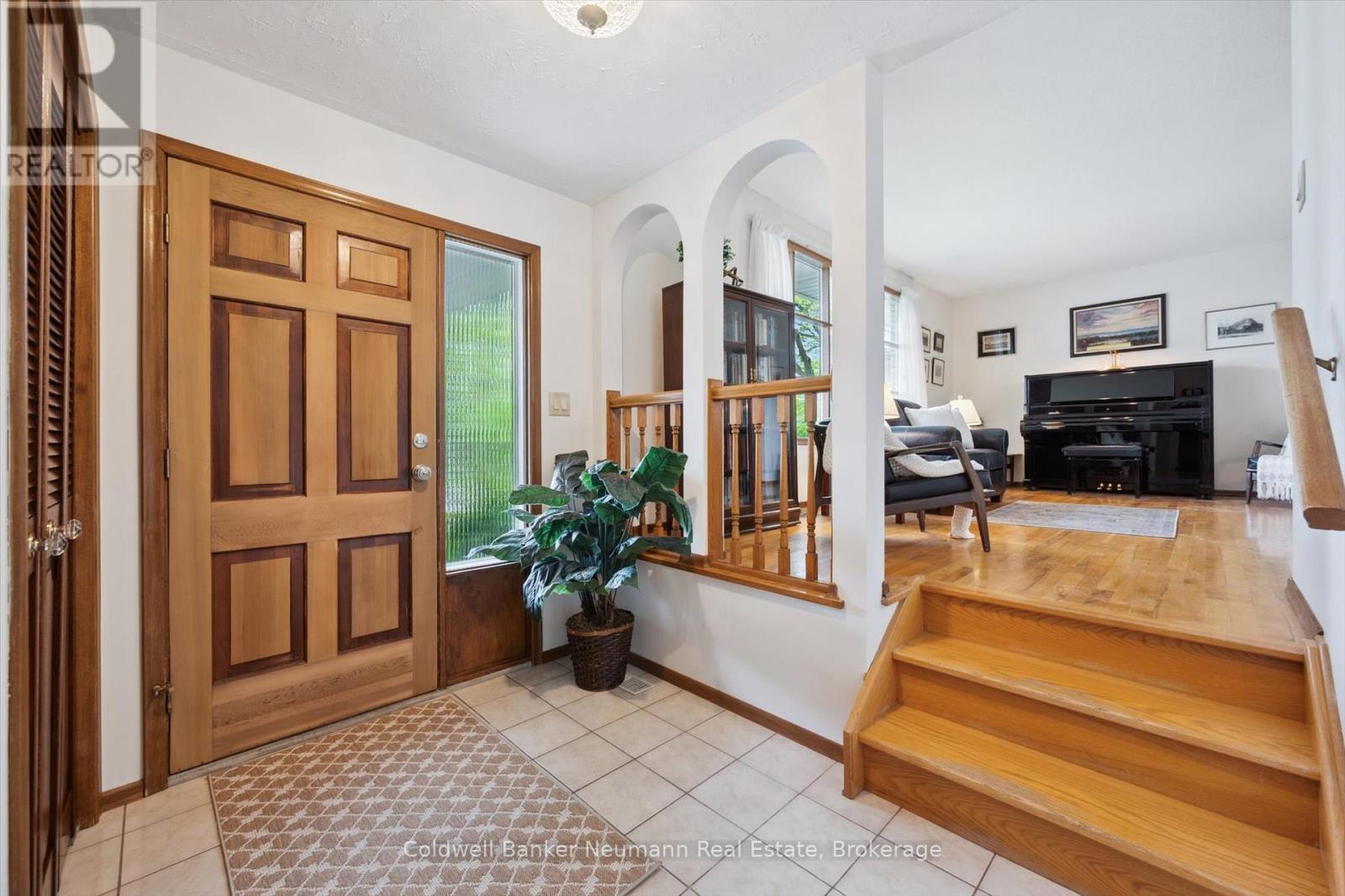 40 Keats Crescent, Guelph, Ontario  N1G 3B2 - Photo 5 - X12183910