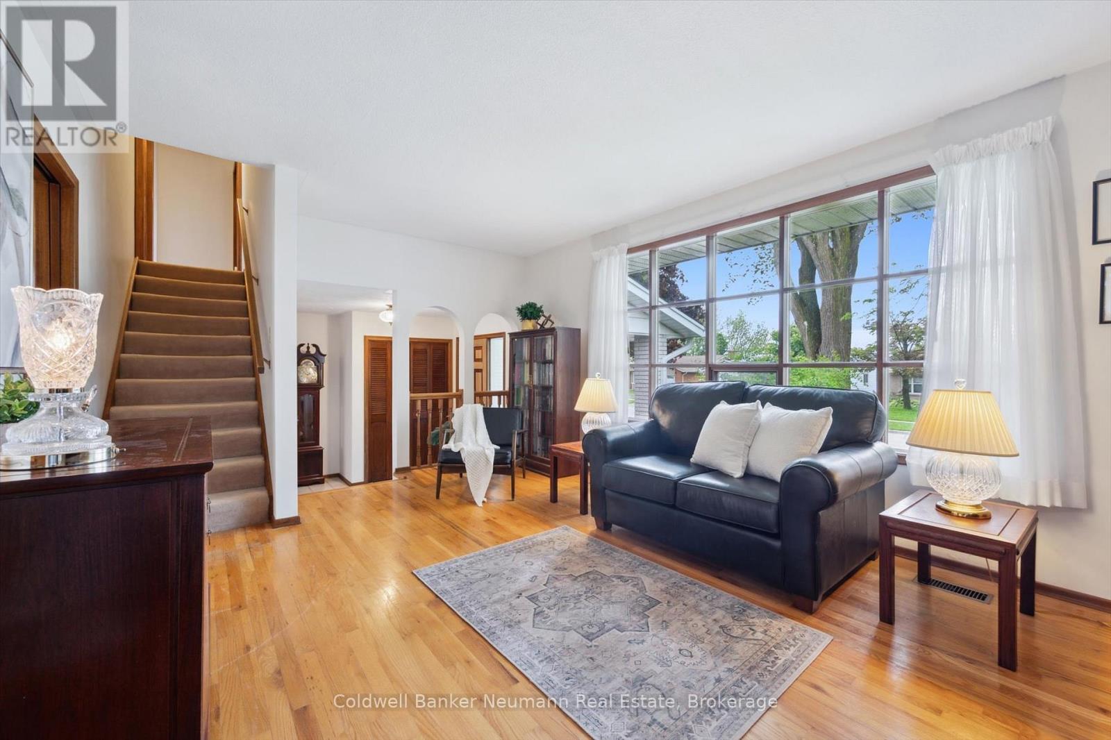 40 Keats Crescent, Guelph, Ontario  N1G 3B2 - Photo 6 - X12183910