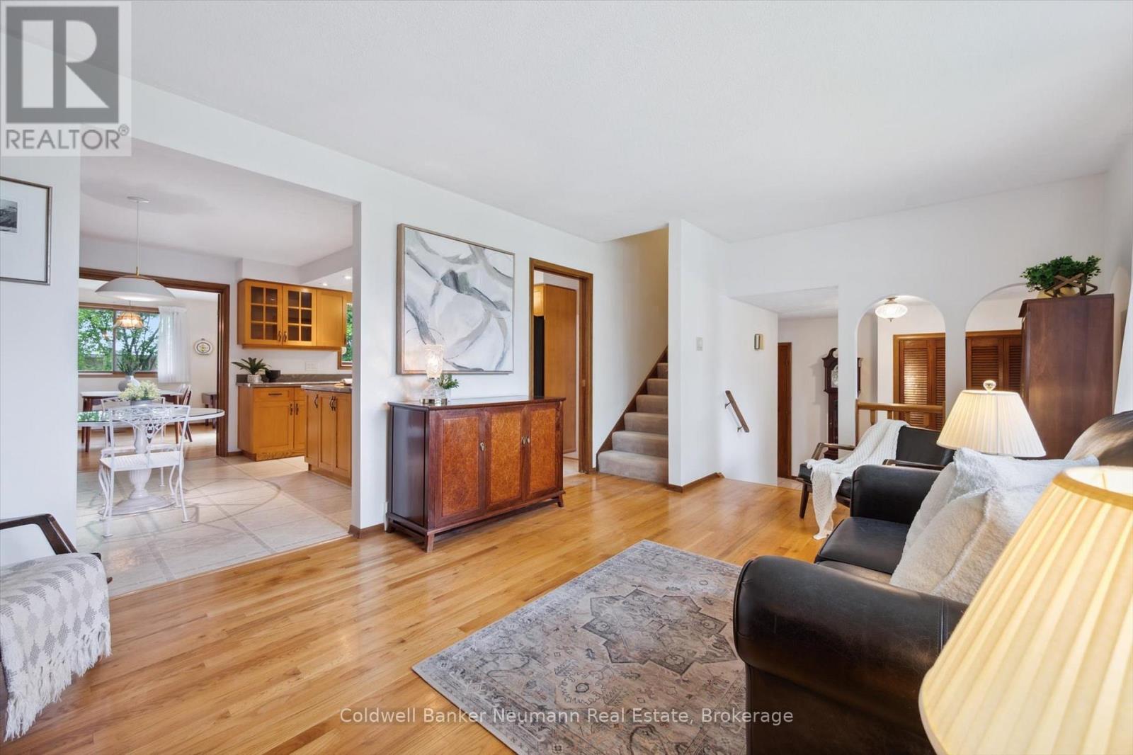 40 Keats Crescent, Guelph, Ontario  N1G 3B2 - Photo 7 - X12183910