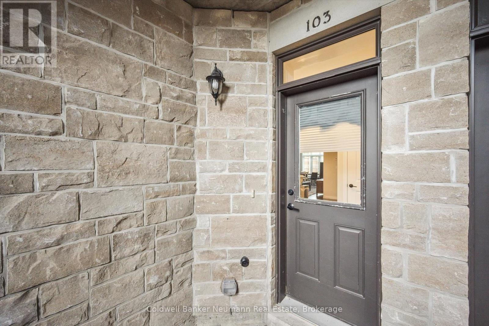 103 - 333 Gosling Gardens, Guelph (Clairfields/hanlon Business Park), Ontario  N1L 0K4 - Photo 3 - X12183995