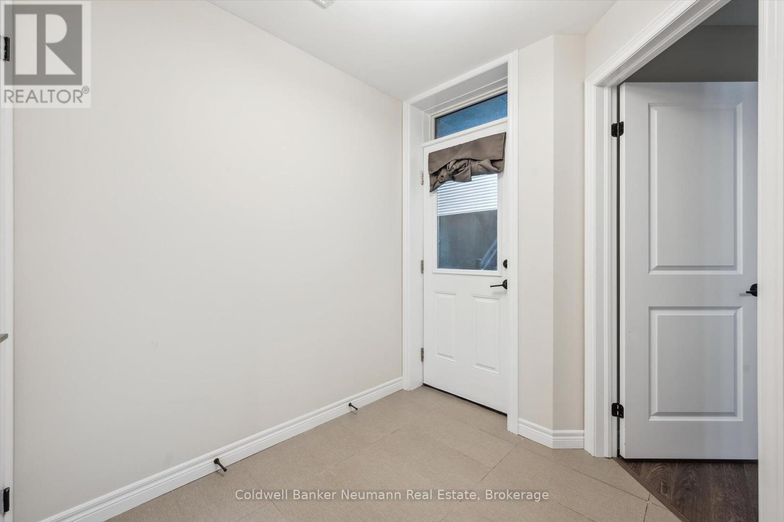 Property at 103 - 333 GOSLING GARDENS image 4