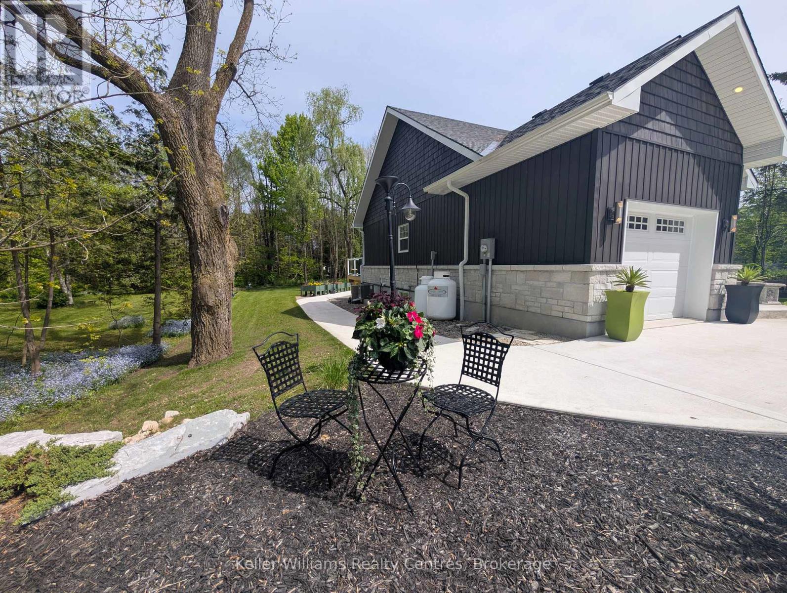 187 Pellisier Street, Grey Highlands, Ontario  N0C 1E0 - Photo 3 - X12184076