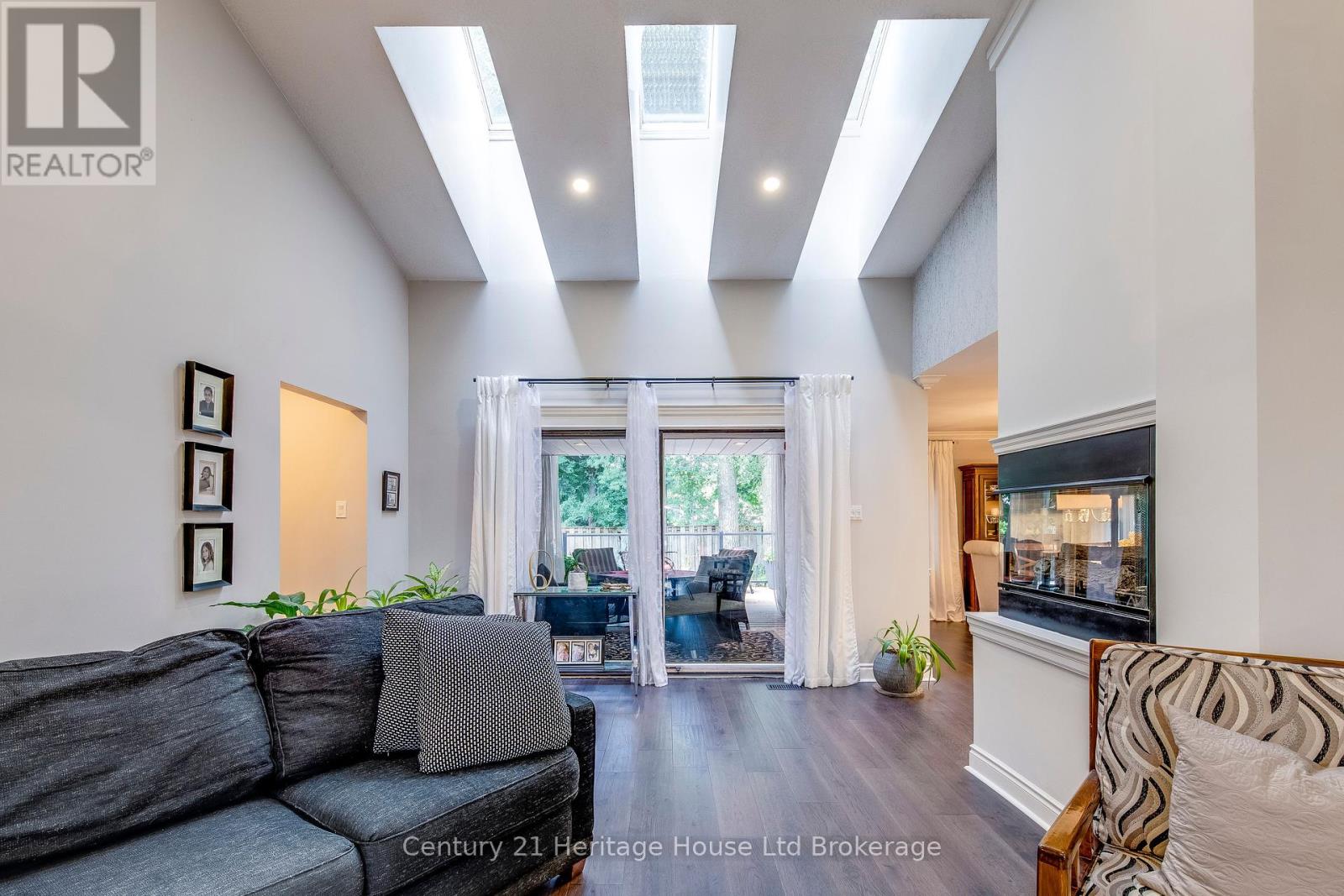 206 Fiddlers Green Road, Hamilton, Ontario  L9G 1W6 - Photo 6 - X12183932