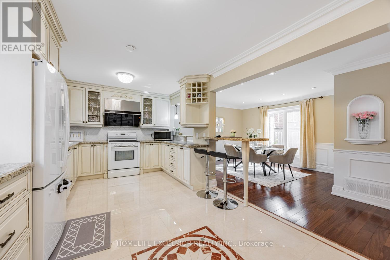 32 Mossgrove Trail, Toronto, Ontario  M2L 2W3 - Photo 14 - C12183891
