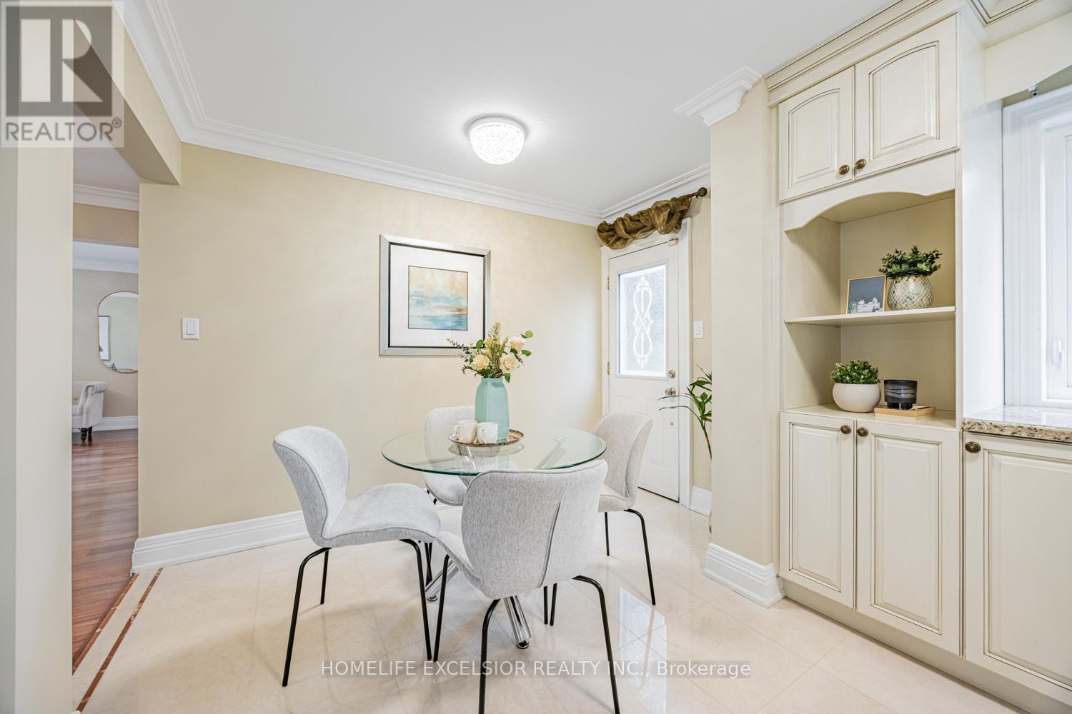 32 Mossgrove Trail, Toronto, Ontario  M2L 2W3 - Photo 15 - C12183891