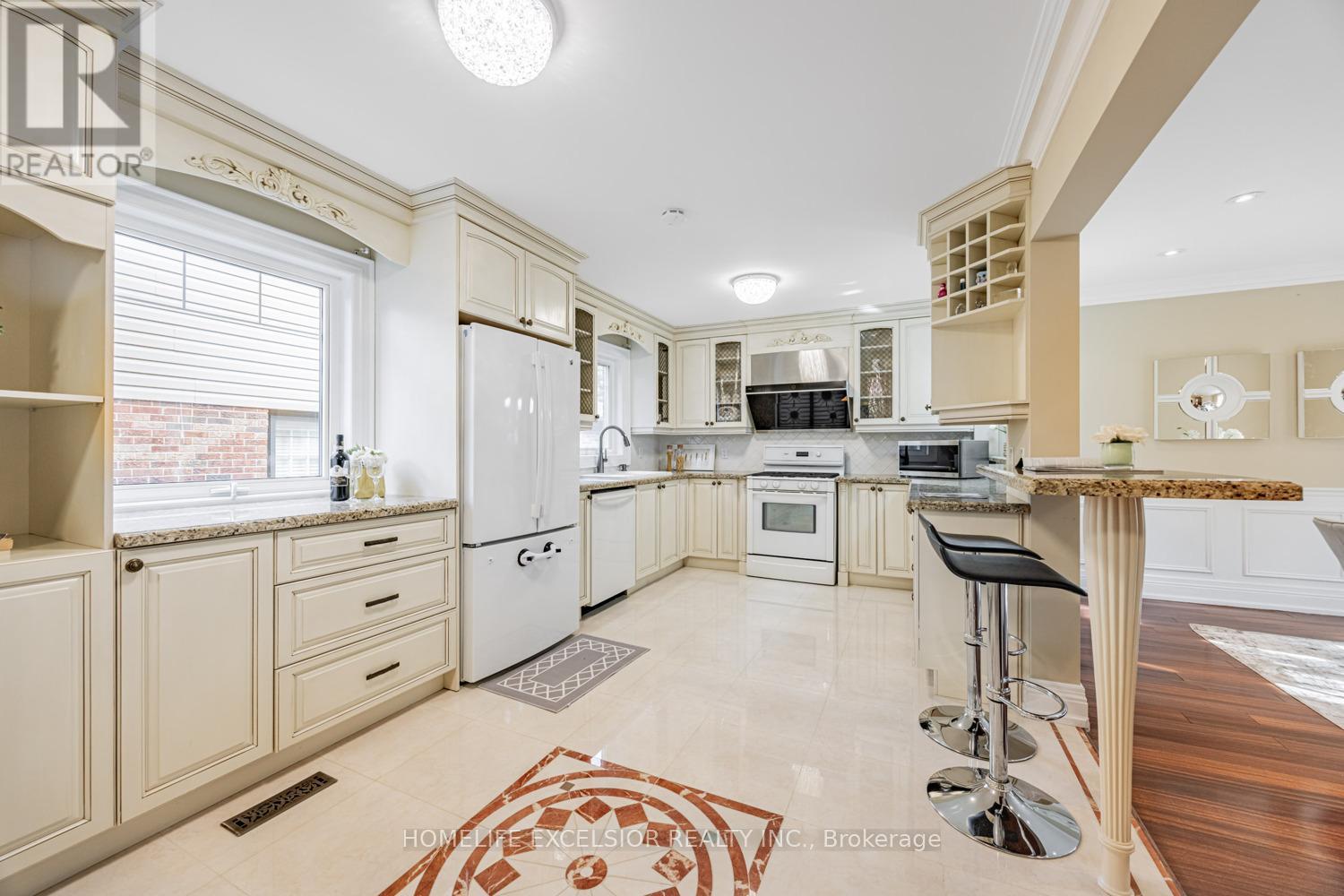 32 Mossgrove Trail, Toronto, Ontario  M2L 2W3 - Photo 16 - C12183891