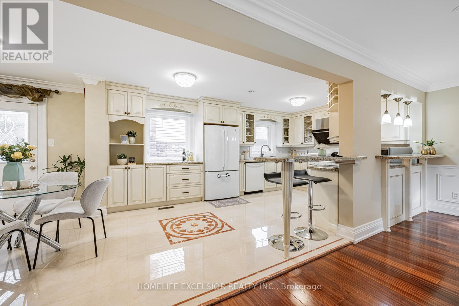 32 Mossgrove Trail, Toronto, Ontario  M2L 2W3 - Photo 18 - C12183891