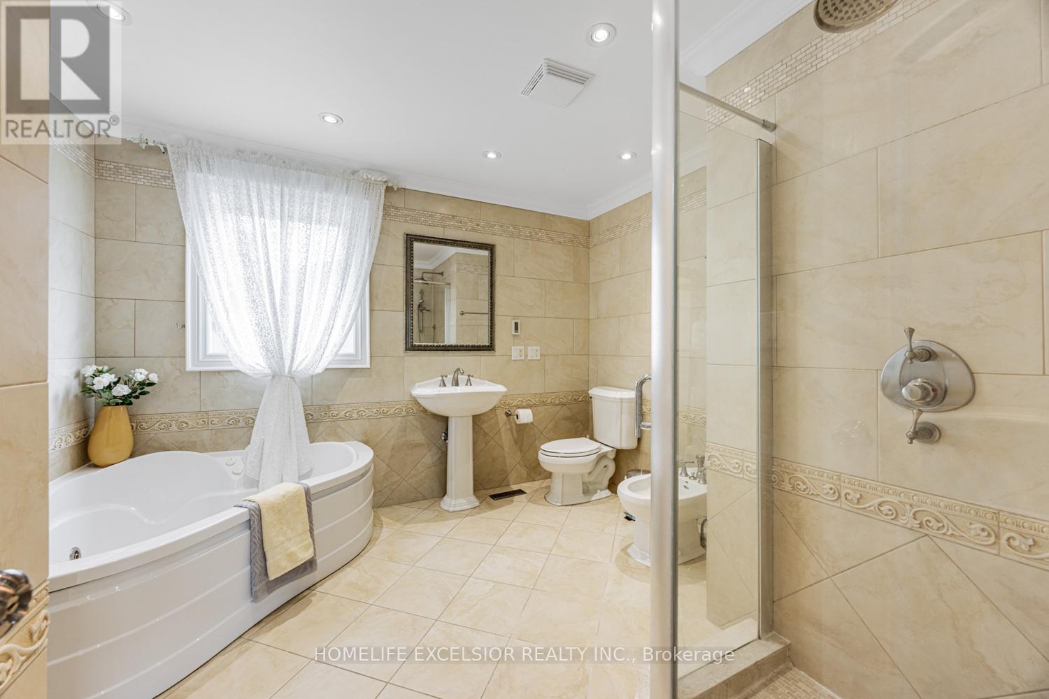 32 Mossgrove Trail, Toronto, Ontario  M2L 2W3 - Photo 22 - C12183891