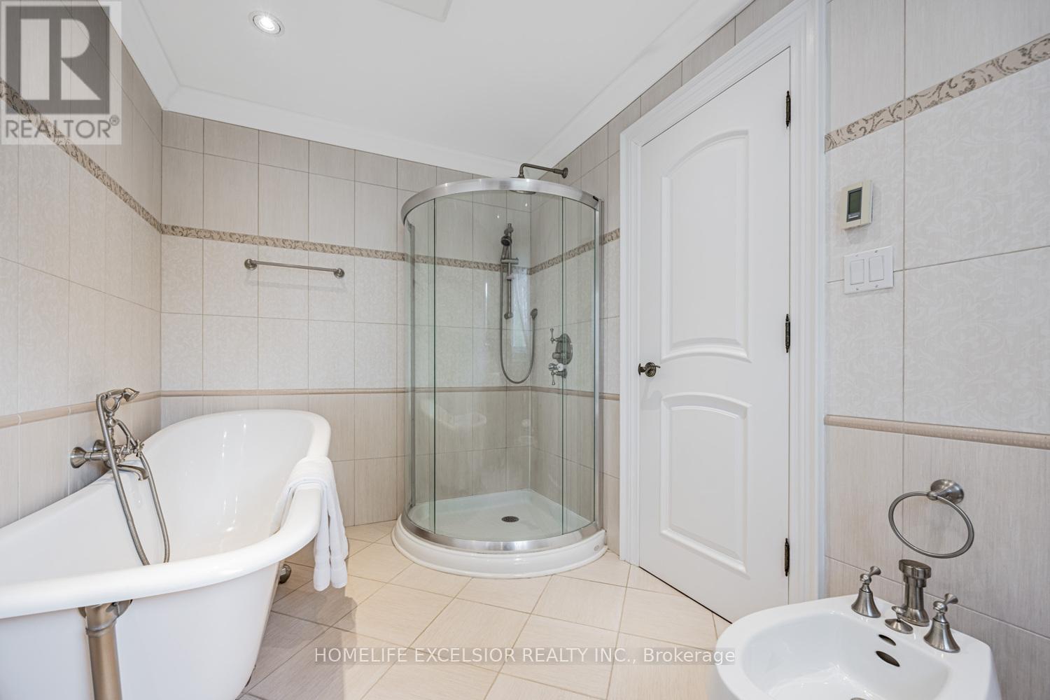 32 Mossgrove Trail, Toronto, Ontario  M2L 2W3 - Photo 27 - C12183891