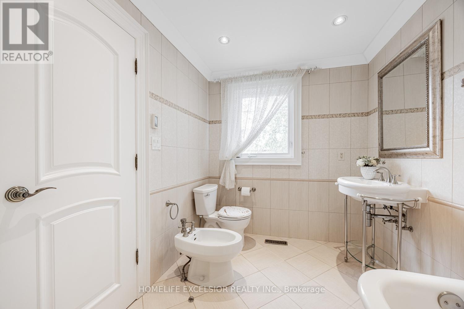 32 Mossgrove Trail, Toronto, Ontario  M2L 2W3 - Photo 28 - C12183891