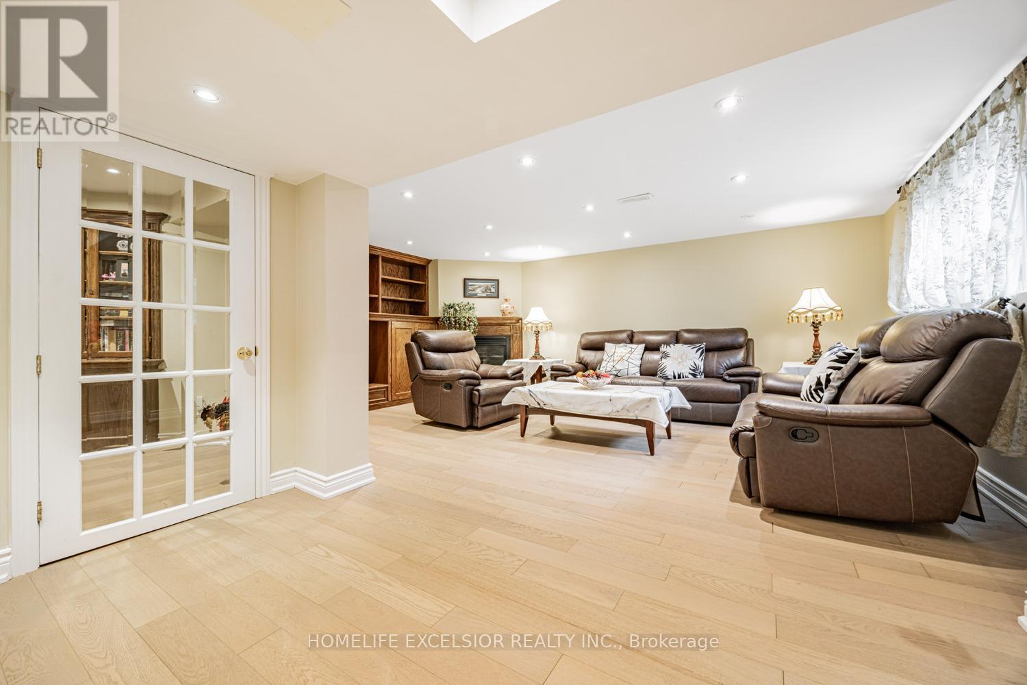 32 Mossgrove Trail, Toronto, Ontario  M2L 2W3 - Photo 29 - C12183891