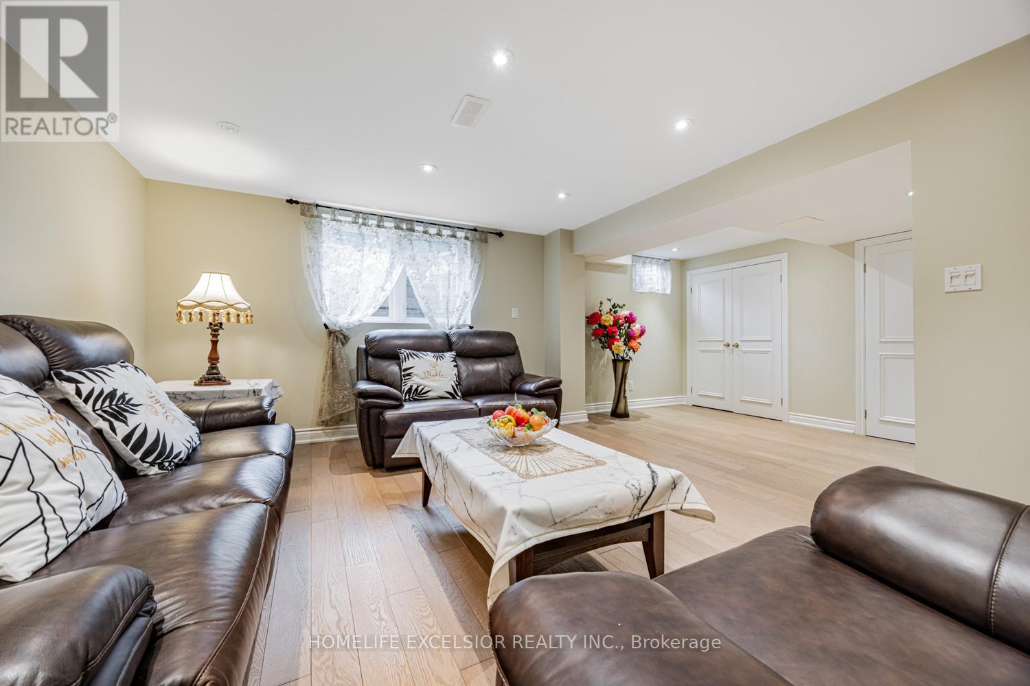32 Mossgrove Trail, Toronto, Ontario  M2L 2W3 - Photo 30 - C12183891