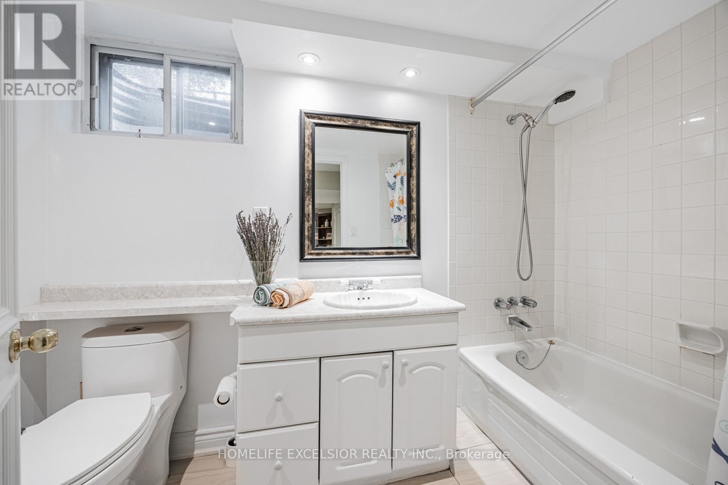 32 Mossgrove Trail, Toronto, Ontario  M2L 2W3 - Photo 33 - C12183891