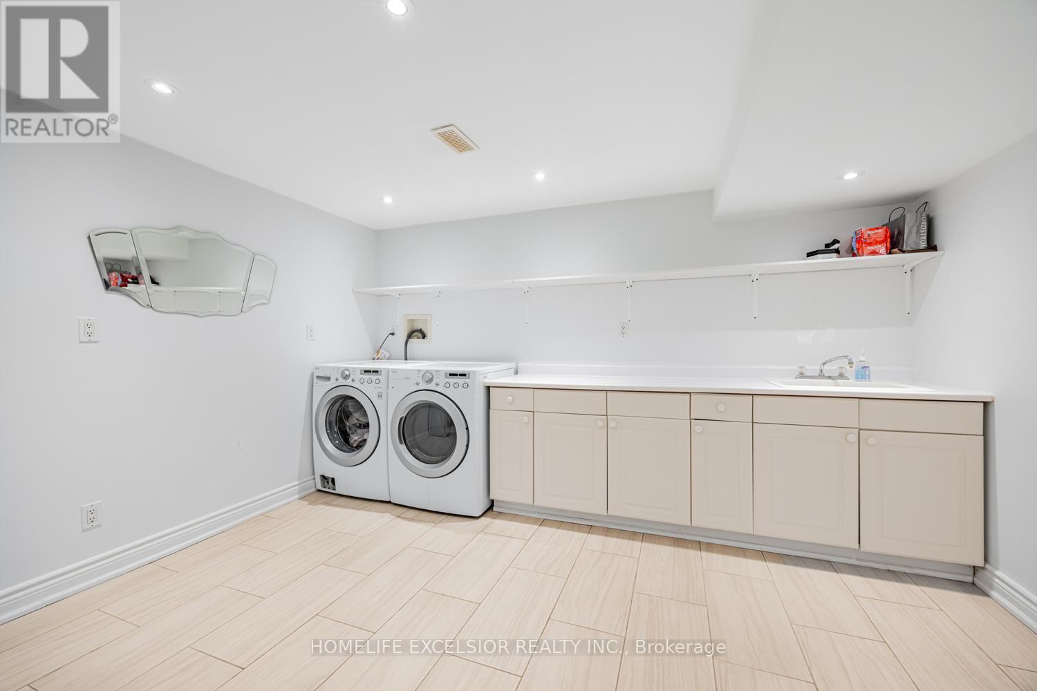 32 Mossgrove Trail, Toronto, Ontario  M2L 2W3 - Photo 35 - C12183891
