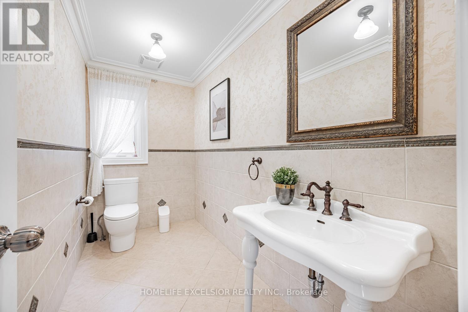 32 Mossgrove Trail, Toronto, Ontario  M2L 2W3 - Photo 8 - C12183891