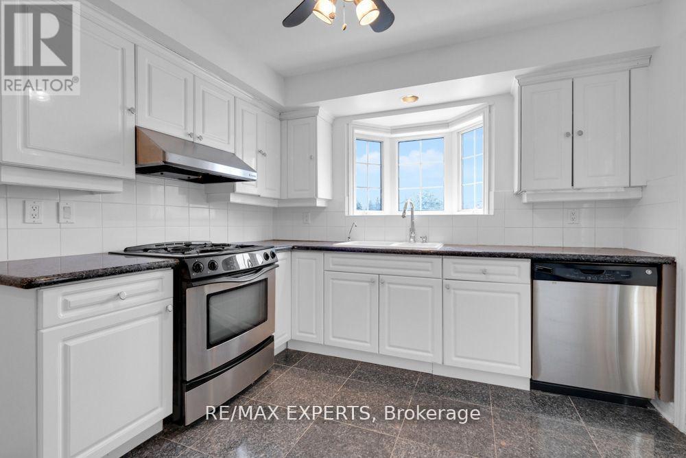 M - 3348 Bayview Avenue, Toronto, Ontario  M2M 3R9 - Photo 13 - C12183922
