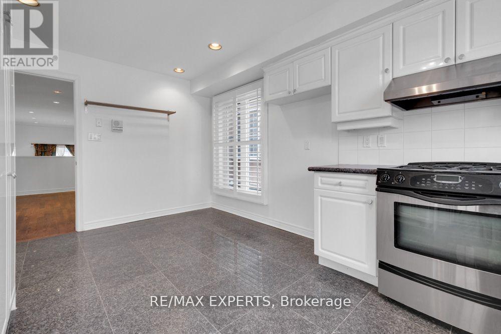 M - 3348 Bayview Avenue, Toronto, Ontario  M2M 3R9 - Photo 14 - C12183922