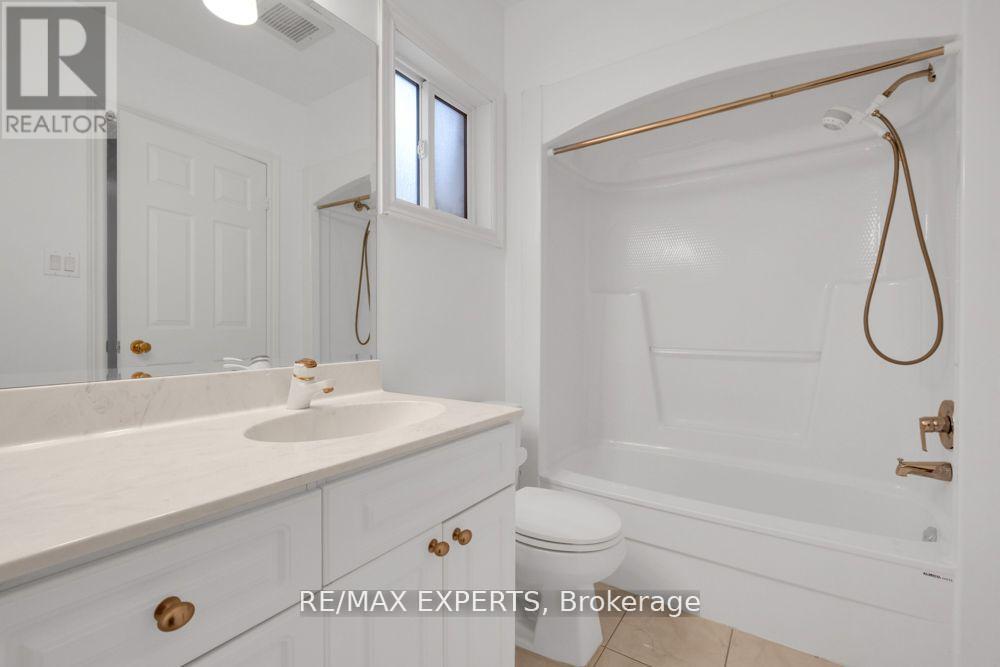 M - 3348 Bayview Avenue, Toronto, Ontario  M2M 3R9 - Photo 24 - C12183922