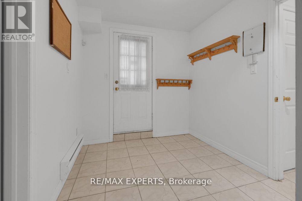 M - 3348 Bayview Avenue, Toronto, Ontario  M2M 3R9 - Photo 29 - C12183922