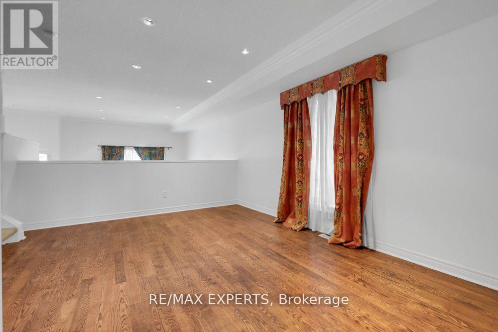 M - 3348 Bayview Avenue, Toronto, Ontario  M2M 3R9 - Photo 9 - C12183922