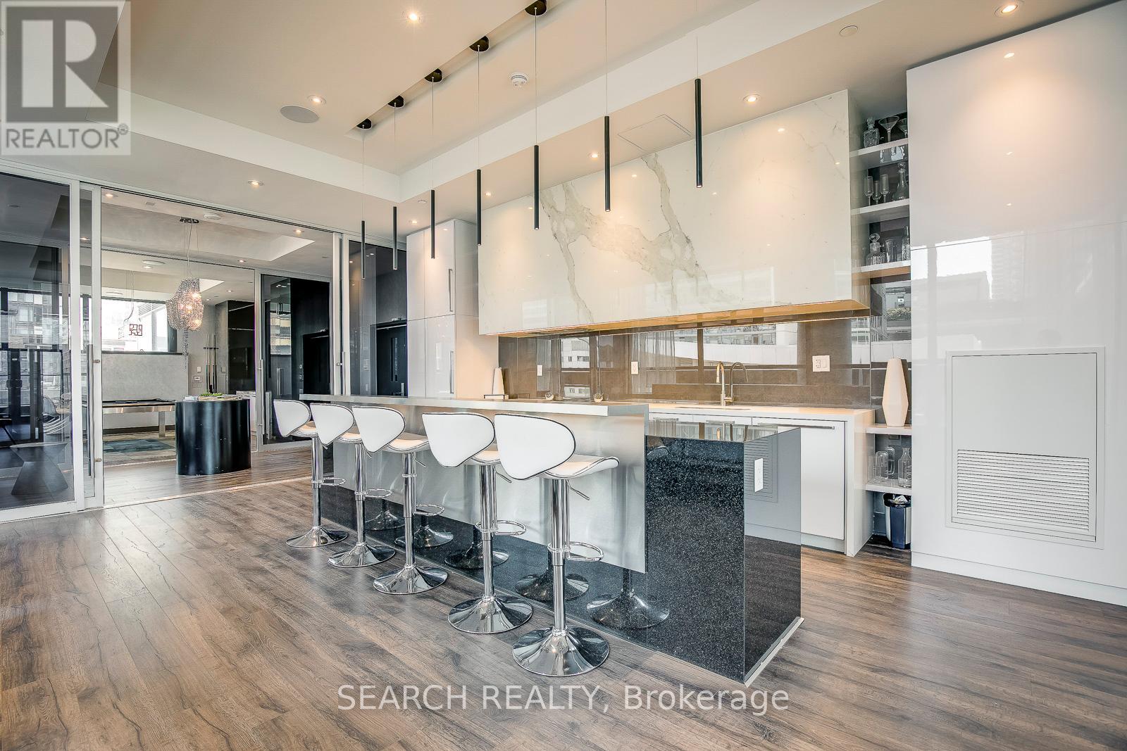 2010 - 290 Adelaide Street W, Toronto, Ontario  M5V 1P7 - Photo 39 - C12184054