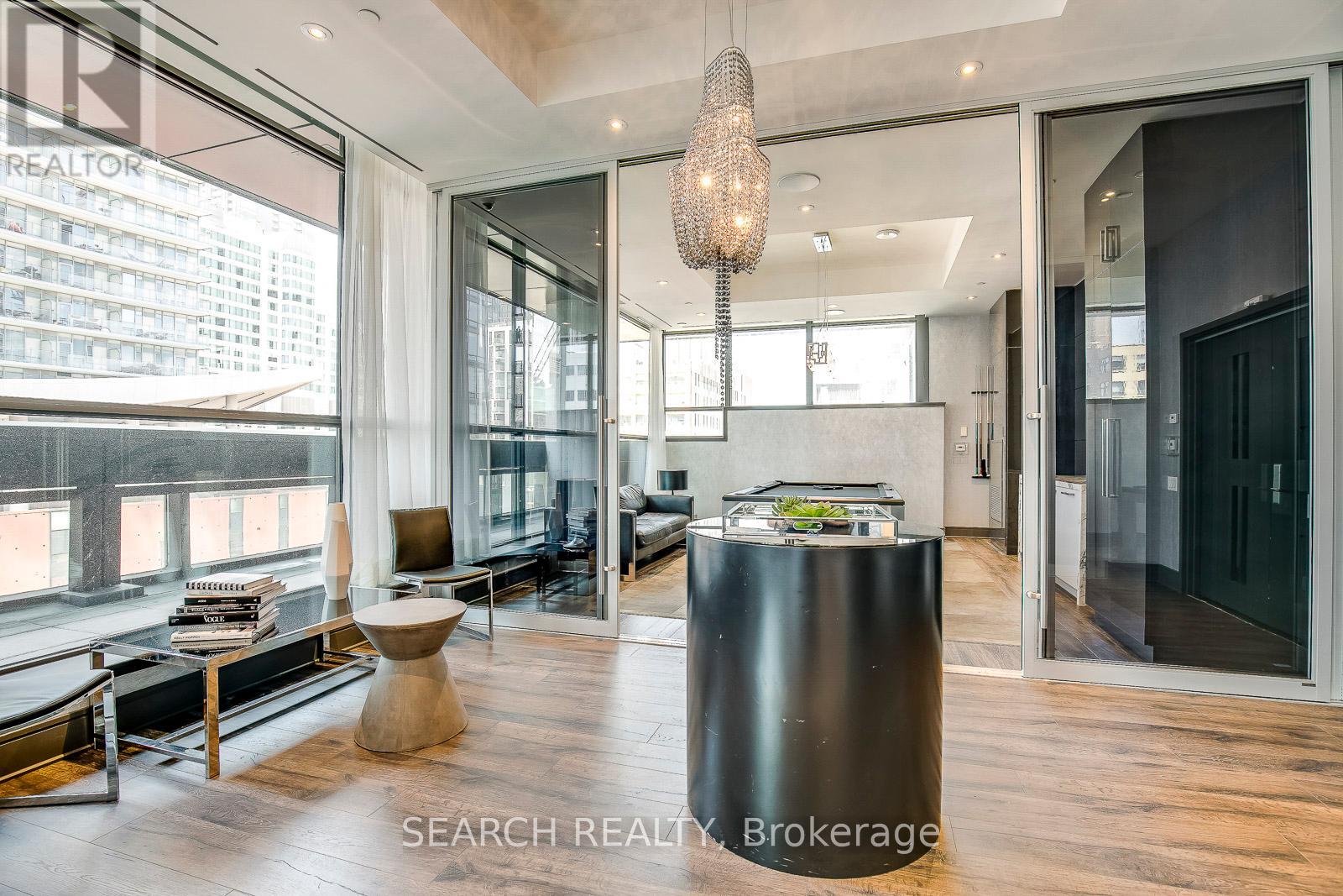2010 - 290 Adelaide Street W, Toronto, Ontario  M5V 1P7 - Photo 42 - C12184054