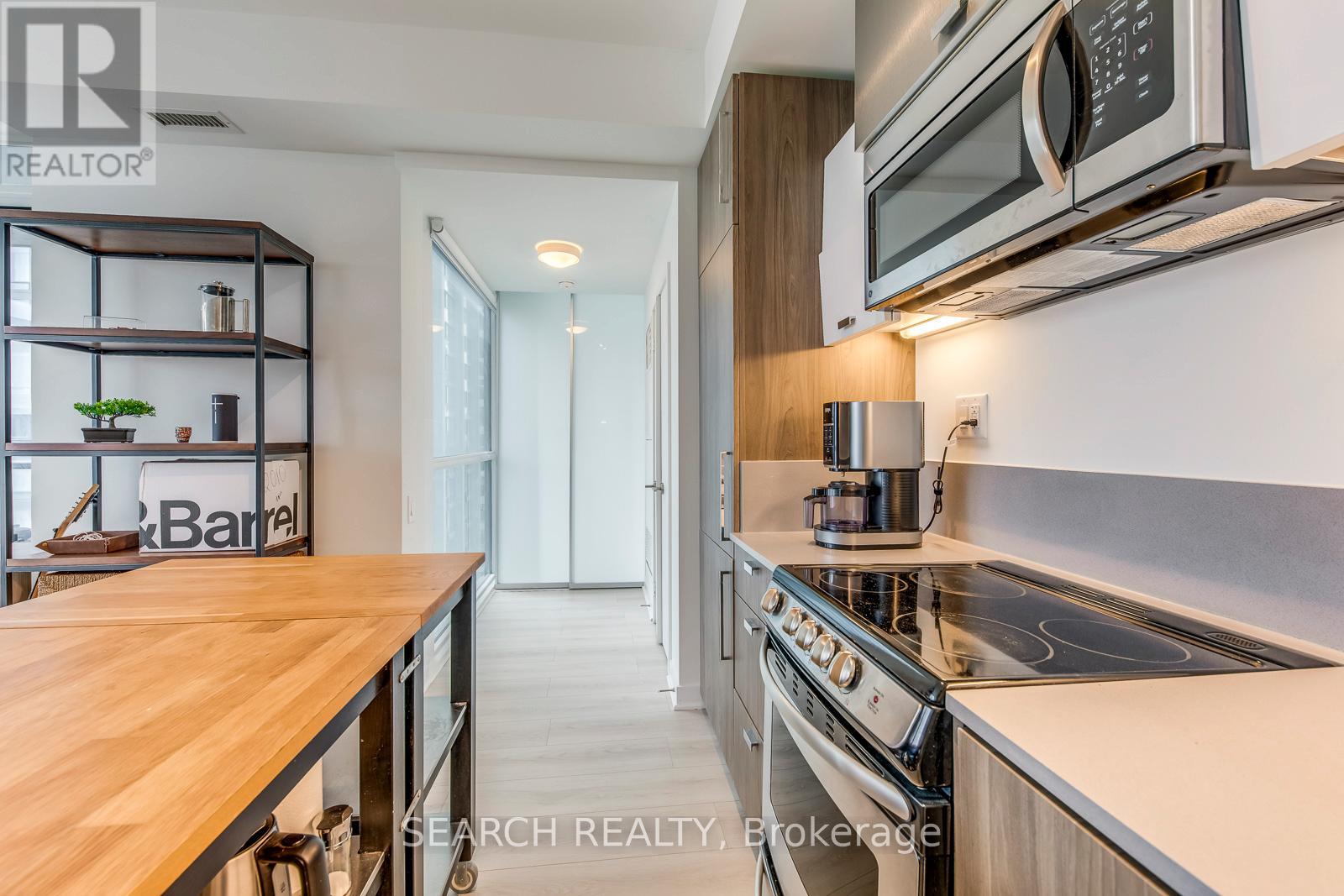 2010 - 290 Adelaide Street W, Toronto, Ontario  M5V 1P7 - Photo 8 - C12184054