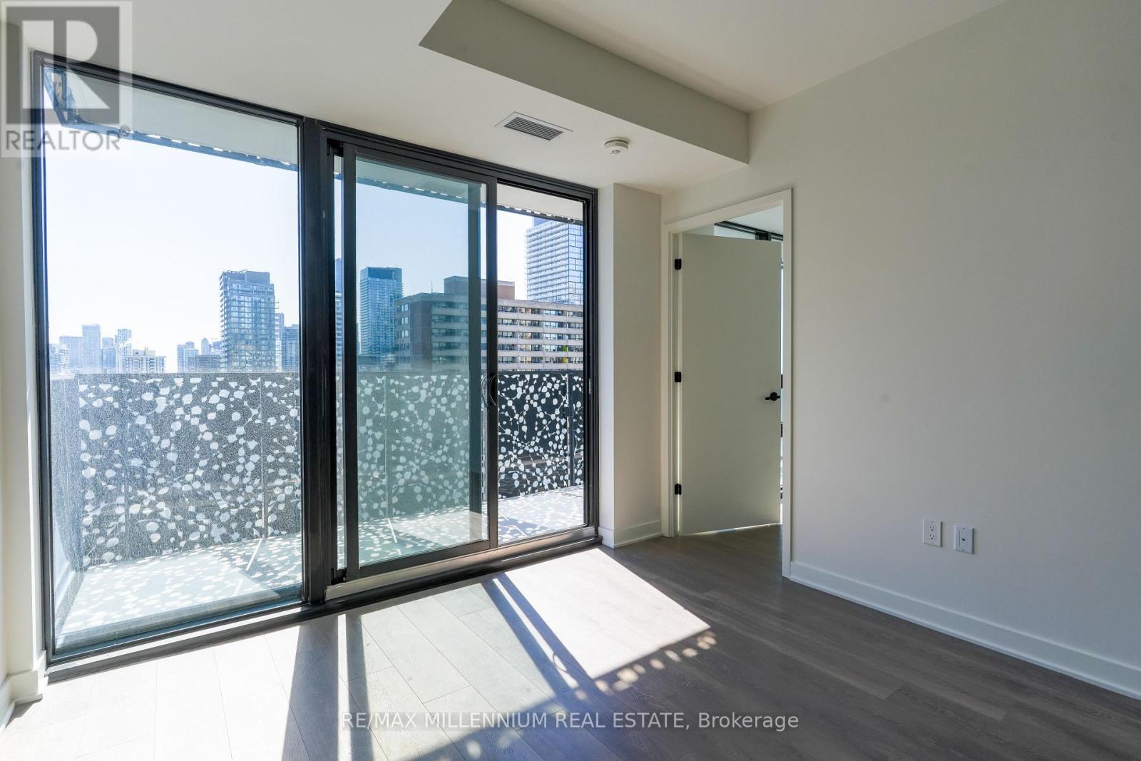 1905 - 55 Charles Street, Toronto, Ontario  M4Y 0J1 - Photo 5 - C12184077
