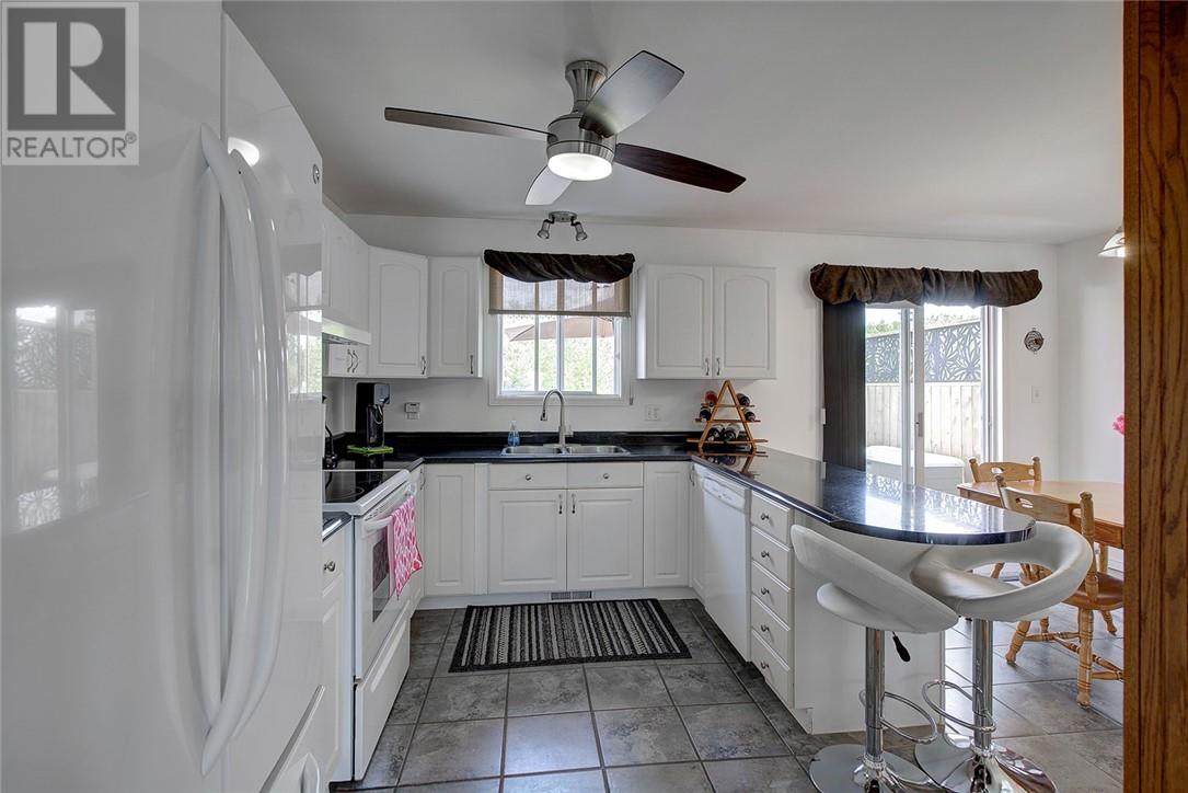 805 Belanger, Azilda, Ontario  P0M 1B0 - Photo 7 - 2122592