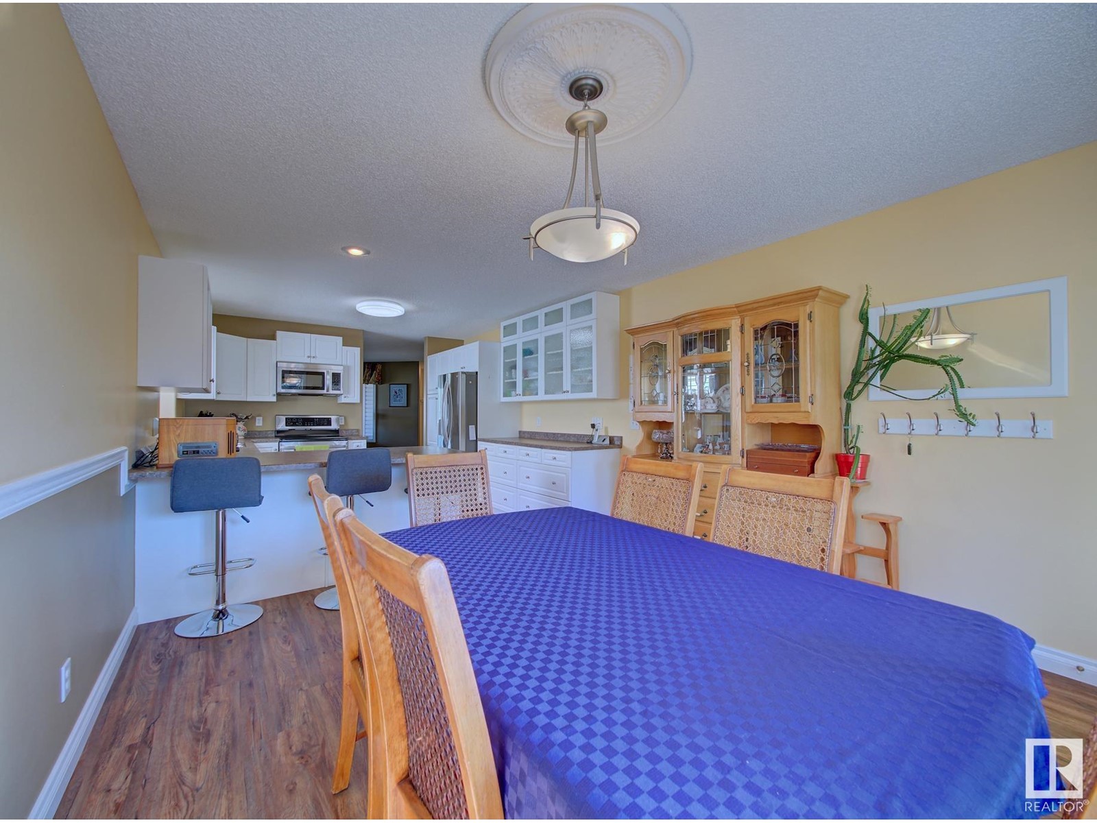 Property at 36 Bridgeview CR image 4