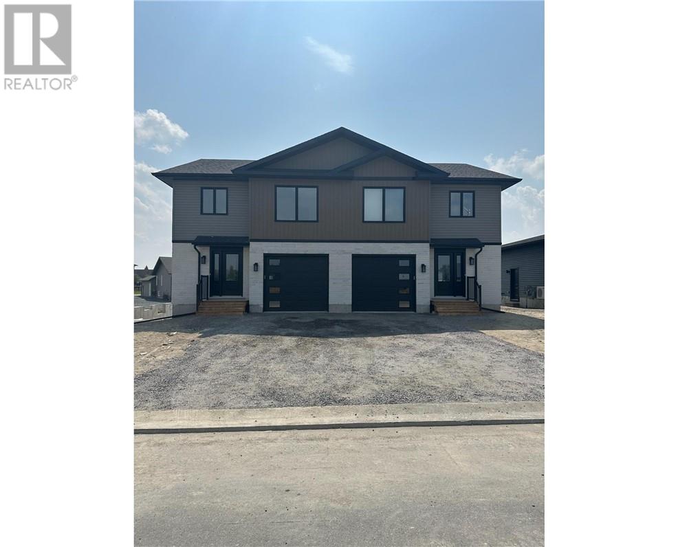 2951 Ruby Street, Chelmsford, Ontario  P0M 1L0 - Photo 2 - 2122470